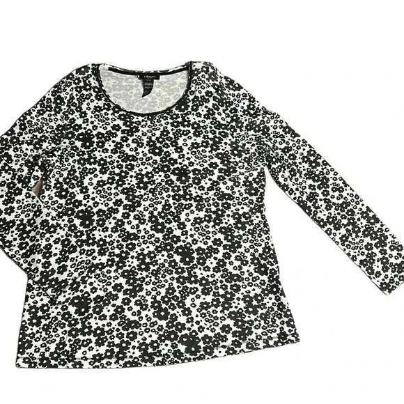 NWT  Olsen Europe XL ,100 cotton ,long sleeve , ditzy floral top. Scoop neckline - Picture 10 of 10